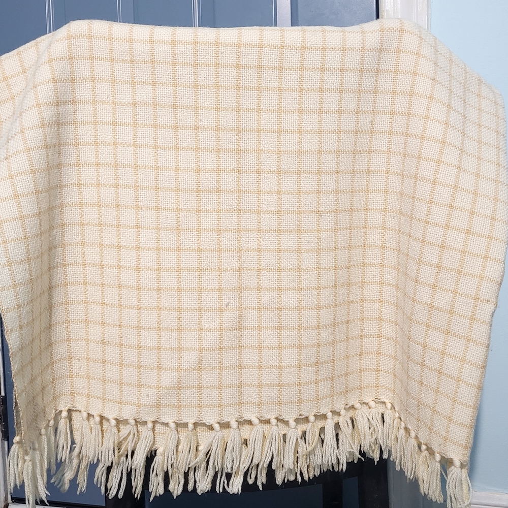 Handwoven Cream Plaid Fringe Throw Blanket